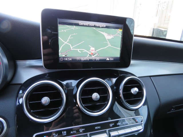 MERCEDES-BENZ C-KLASSE 180 156pk Aut. PRESTIGE / Camera / Leder-stof / Trekhaak / Veel , Garage Groenouwe, Bathmen