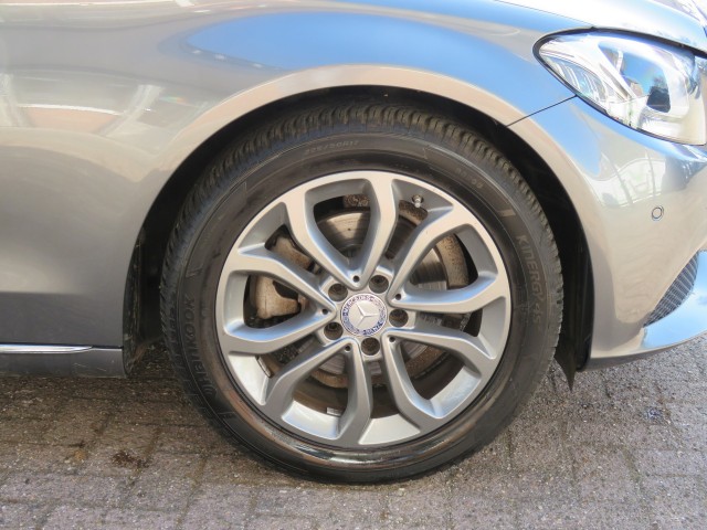 MERCEDES-BENZ C-KLASSE 180 156pk Aut. PRESTIGE / Camera / Leder-stof / Trekhaak / Veel , Garage Groenouwe, Bathmen