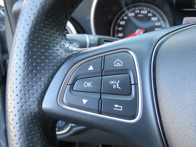 MERCEDES-BENZ C-KLASSE 180 156pk Aut. PRESTIGE / Camera / Leder-stof / Trekhaak / Veel , Garage Groenouwe, Bathmen