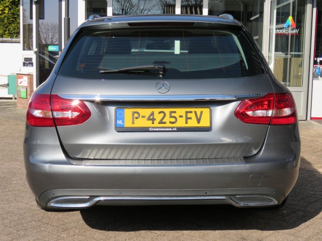 MERCEDES-BENZ C-KLASSE 180 156pk Aut. PRESTIGE / Camera / Leder-stof / Trekhaak / Veel , Garage Groenouwe, Bathmen
