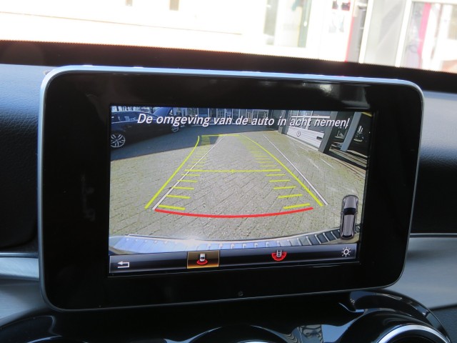 MERCEDES-BENZ C-KLASSE 180 156pk Aut. PRESTIGE / Camera / Leder-stof / Trekhaak / Veel , Garage Groenouwe, Bathmen