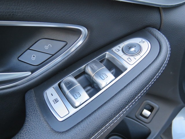 MERCEDES-BENZ C-KLASSE 180 156pk Aut. PRESTIGE / Camera / Leder-stof / Trekhaak / Veel , Garage Groenouwe, Bathmen