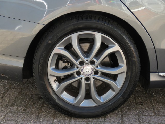 MERCEDES-BENZ C-KLASSE 180 156pk Aut. PRESTIGE / Camera / Leder-stof / Trekhaak / Veel , Garage Groenouwe, Bathmen