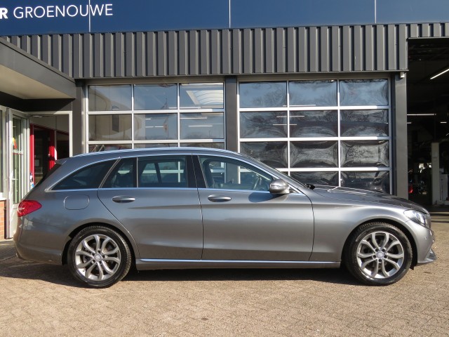MERCEDES-BENZ C-KLASSE 180 156pk Aut. PRESTIGE / Camera / Leder-stof / Trekhaak / Veel , Garage Groenouwe, Bathmen