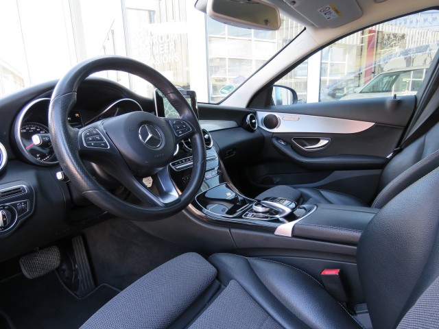 MERCEDES-BENZ C-KLASSE 180 156pk Aut. PRESTIGE / Camera / Leder-stof / Trekhaak / Veel , Garage Groenouwe, Bathmen