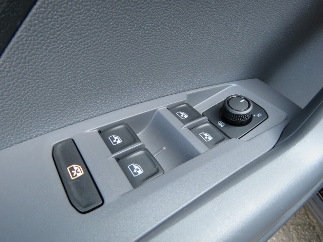 VOLKSWAGEN T-CROSS 1.0 TSI LIFE / 17 Inch / BOVAG garantie, Garage Groenouwe, Bathmen