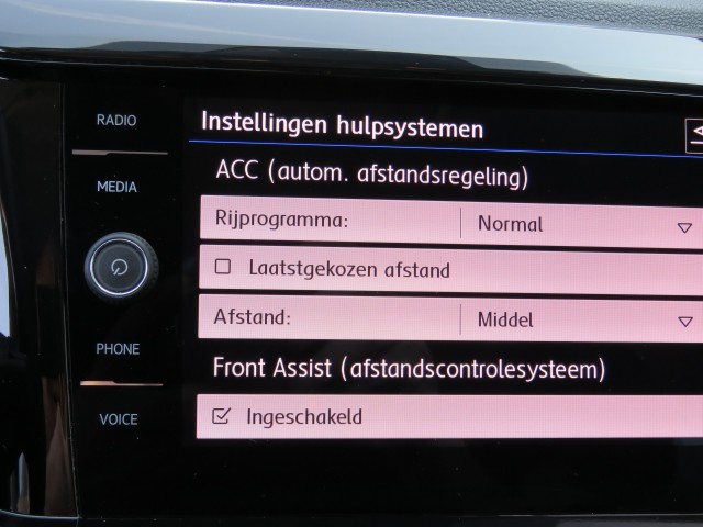 VOLKSWAGEN T-CROSS 1.0 TSI LIFE / 17 Inch / BOVAG garantie, Garage Groenouwe, Bathmen