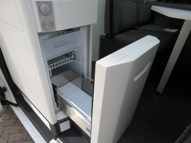 VOLKSWAGEN GRAND CALIFORNIA 600 2.0 Tdi 177pk DSG-aut. / 4-pers / Led / Navi / Stoel-stuurverw. / Camera, Garage Groenouwe, Bath