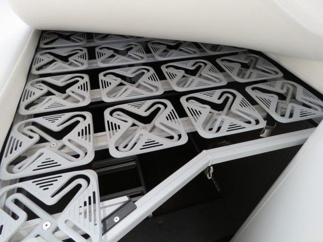 VOLKSWAGEN GRAND CALIFORNIA 600 2.0 Tdi 177pk DSG-aut. / 4-pers / Led / Navi / Stoel-stuurverw. / Camera, Garage Groenouwe, Bath