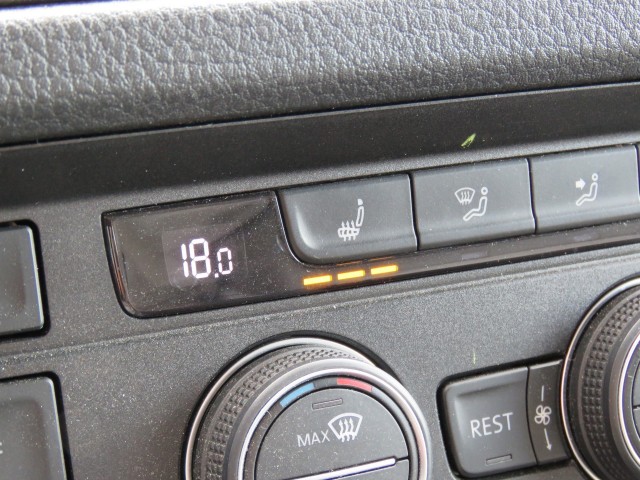 VOLKSWAGEN GRAND CALIFORNIA 600 2.0 Tdi 177pk DSG-aut. / 4-pers / Led / Navi / Stoel-stuurverw. / Camera, Garage Groenouwe, Bath