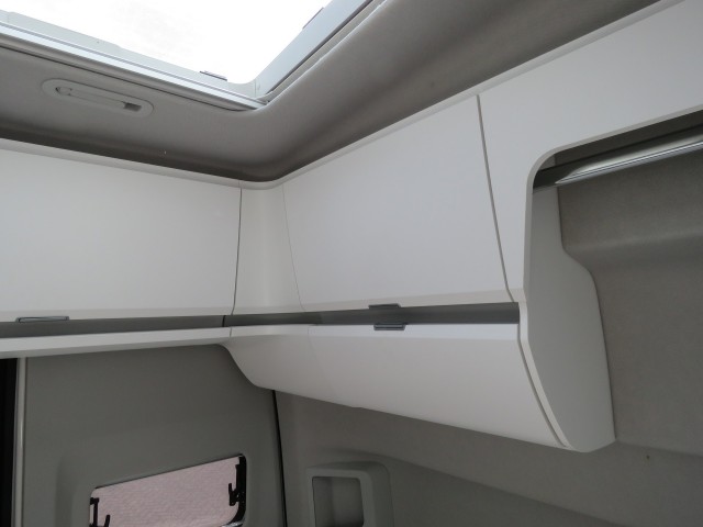 VOLKSWAGEN GRAND CALIFORNIA 600 2.0 Tdi 177pk DSG-aut. / 4-pers / Led / Navi / Stoel-stuurverw. / Camera, Garage Groenouwe, Bath