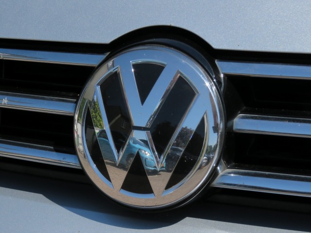 VOLKSWAGEN TOURAN 1.2 TSI CON. SERIES ,,SOUND'' / Camera / Wegklap.haak / Stoelverwarming / , Garage Groenouwe, Bathmen