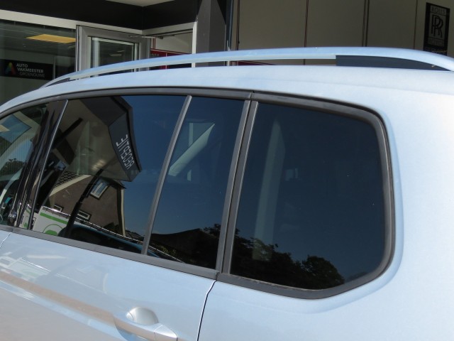 VOLKSWAGEN TOURAN 1.2 TSI CON. SERIES ,,SOUND'' / Camera / Wegklap.haak / Stoelverwarming / , Garage Groenouwe, Bathmen