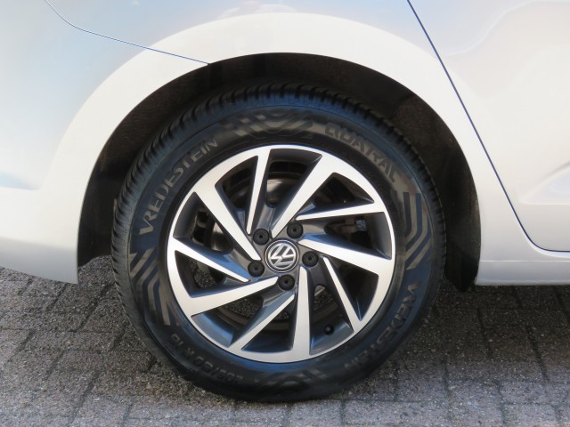 VOLKSWAGEN TOURAN 1.2 TSI CON. SERIES ,,SOUND'' / Camera / Wegklap.haak / Stoelverwarming / , Garage Groenouwe, Bathmen