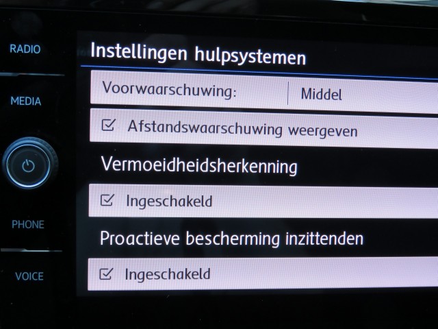 VOLKSWAGEN TOURAN 1.2 TSI CON. SERIES ,,SOUND'' / Camera / Wegklap.haak / Stoelverwarming / , Garage Groenouwe, Bathmen