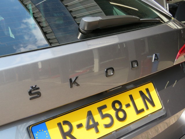 SKODA KAMIQ 1.0 TSI  110pk SPORT BNS / Camera /  Stoelverw / Led / 18 Inch / Clima / BOVAG garantie, Garage Groenouwe, Bathmen