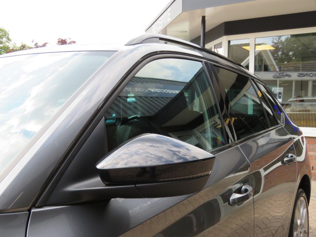 SKODA KAMIQ 1.0 TSI  110pk SPORT BNS / Camera /  Stoelverw / Led / 18 Inch / Clima / BOVAG garantie, Garage Groenouwe, Bathmen