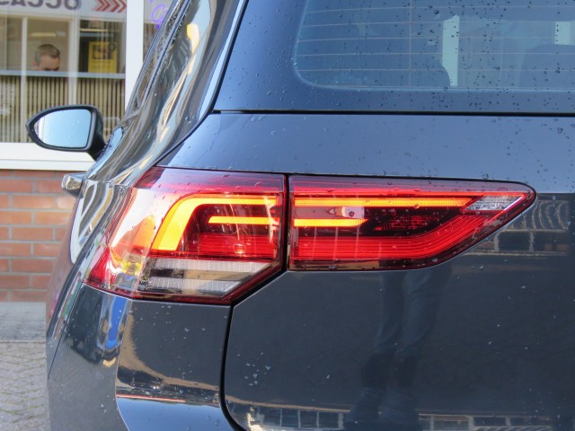 VOLKSWAGEN GOLF VIII 1.5 eTSI 150pk DSG-aut. / BOVAG garantie, Garage Groenouwe, Bathmen