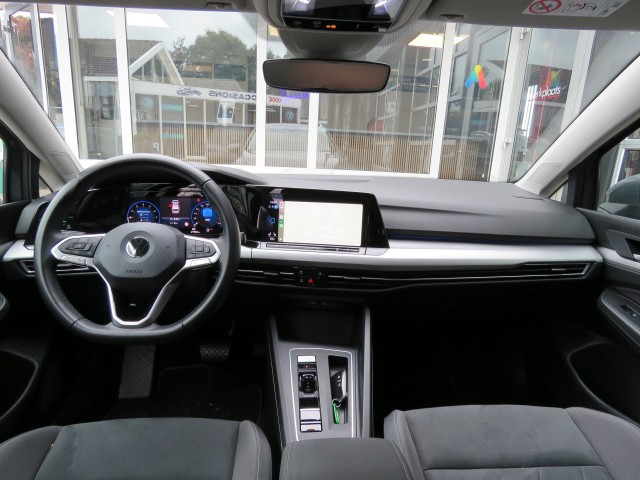 VOLKSWAGEN OVERIGE 1.0 eTSI Life DSG-aut.  / Led / 18 Inch / Sportstoelen / BOVAG garantie, Garage Groenouwe, Bathmen