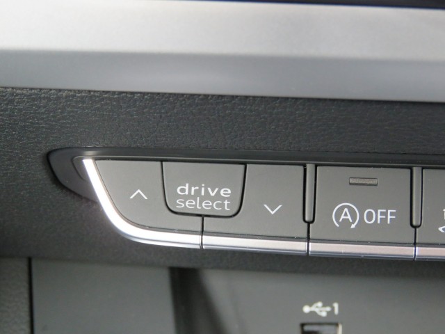 AUDI A4 35 TFSI S-Tronic aut. BNS EDITION / Trekhaak / BOVAG garantie, Garage Groenouwe, Bathmen