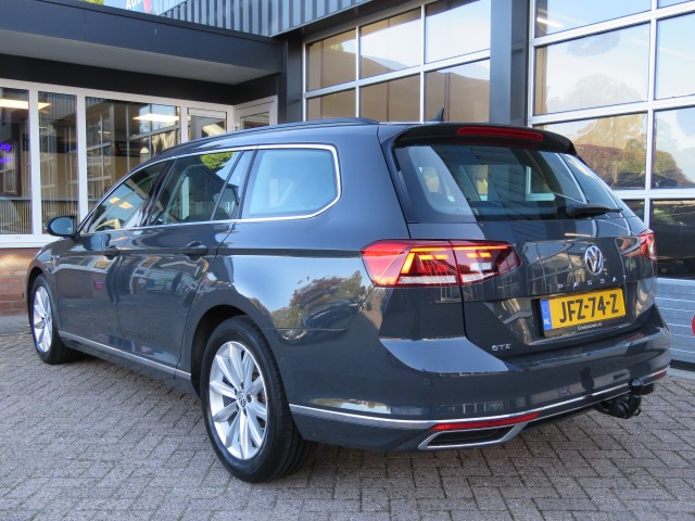VOLKSWAGEN PASSAT VARIANT 1.4 TSI PHEV GTE BNS / Trekhaak wegklap. / Camera / BOVAG garantie, Garage Groenouwe, Bathmen