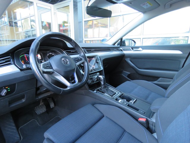 VOLKSWAGEN PASSAT VARIANT 1.4 TSI PHEV GTE BNS / Trekhaak wegklap. / Camera / BOVAG garantie, Garage Groenouwe, Bathmen