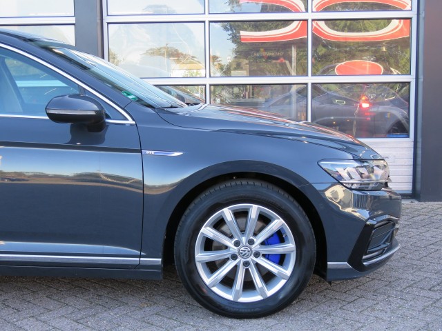 VOLKSWAGEN PASSAT VARIANT 1.4 TSI PHEV GTE BNS / Trekhaak wegklap. / Camera / BOVAG garantie, Garage Groenouwe, Bathmen