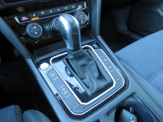 VOLKSWAGEN PASSAT VARIANT 1.4 TSI PHEV GTE BNS / Trekhaak wegklap. / Camera / BOVAG garantie, Garage Groenouwe, Bathmen