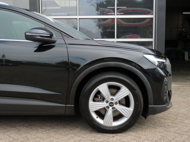 AUDI Q4 35 LAUNCH ED. 55 KWH / 19 Inch / Stoelverw. / Elec. klep / BOVAG garantie, Garage Groenouwe, Bathmen