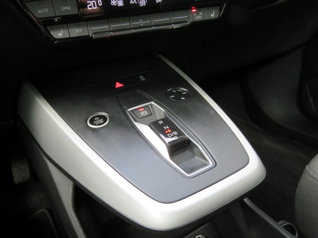 AUDI Q4 35 LAUNCH ED. 55 KWH / 19 Inch / Stoelverw. / Elec. klep / BOVAG garantie, Garage Groenouwe, Bathmen