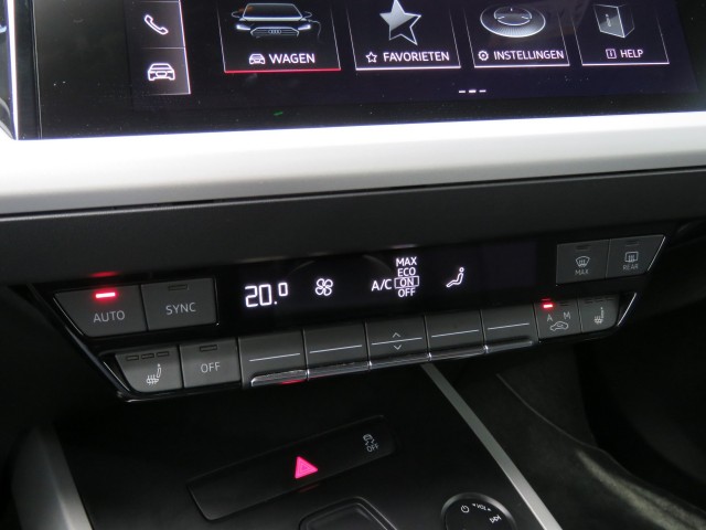 AUDI Q4 35 LAUNCH ED. 55 KWH / 19 Inch / Stoelverw. / Elec. klep / BOVAG garantie, Garage Groenouwe, Bathmen