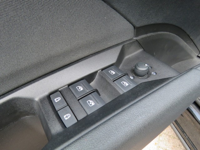 AUDI Q4 35 LAUNCH ED. 55 KWH / 19 Inch / Stoelverw. / Elec. klep / BOVAG garantie, Garage Groenouwe, Bathmen