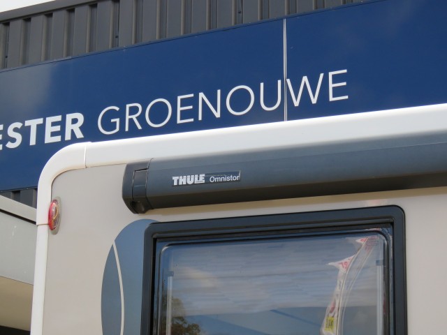 CHAUSSON 777 GA VIP 140PK Aut. 9 traps / 4-pers / Hefbed / Lengte bedden / Fietsenrek / Luifel / BOVAG garantie, Garage Groenouw