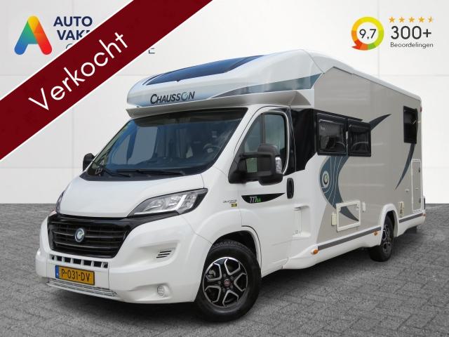 Chausson 777 ga - VIP 140PK Aut. 9 traps / 4-pers / Hefbed / Lengte bedden / Fietsenrek / Luifel / BOVAG garantie