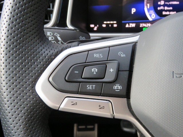 VOLKSWAGEN T-ROC 1.5 TSI 150pk DSG-aut. R-LINE / Trekhaak afn. / Camera / Stoelverw. / FABRIEKS garantie, Garage Groenouwe, Bath