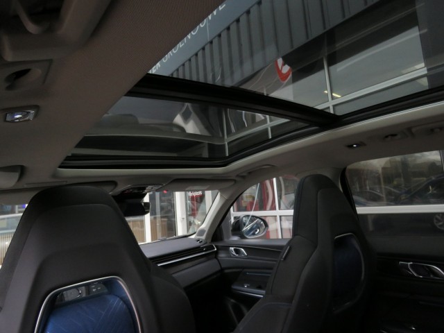 LYNK EN CO 01 1.5 262PK Plug-in Hybrid / 360° Camera /Pano dak / AppleCarplay / Adaptive/ Cruise / BOVAG garantie, Garage Groeno