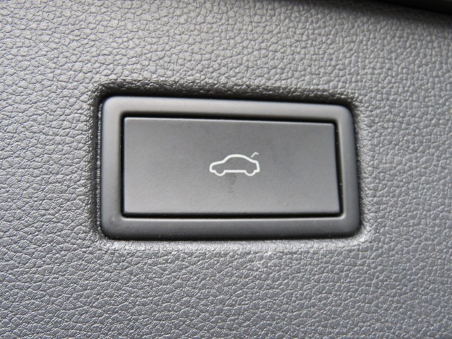 VOLKSWAGEN TIGUAN 1.4 TSI 245pk eHybrid Elegance / Trekhaak / IQ Light / Stoel + stuurverw. / Camera / BOVAG garantie, Garage Gr