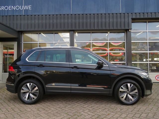 VOLKSWAGEN TIGUAN 1.4 TSI 245pk eHybrid Elegance / Trekhaak / IQ Light / Stoel + stuurverw. / Camera / BOVAG garantie, Garage Gr