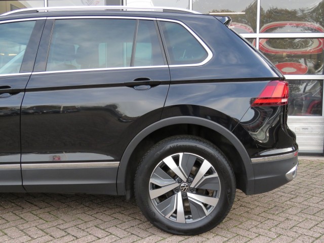 VOLKSWAGEN TIGUAN 1.4 TSI 245pk eHybrid Elegance / Trekhaak / IQ Light / Stoel + stuurverw. / Camera / BOVAG garantie, Garage Gr