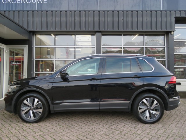 VOLKSWAGEN TIGUAN 1.4 TSI 245pk eHybrid Elegance / Trekhaak / IQ Light / Stoel + stuurverw. / Camera / BOVAG garantie, Garage Gr