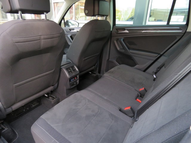 VOLKSWAGEN TIGUAN 1.4 TSI 245pk eHybrid Elegance / Trekhaak / IQ Light / Stoel + stuurverw. / Camera / BOVAG garantie, Garage Gr