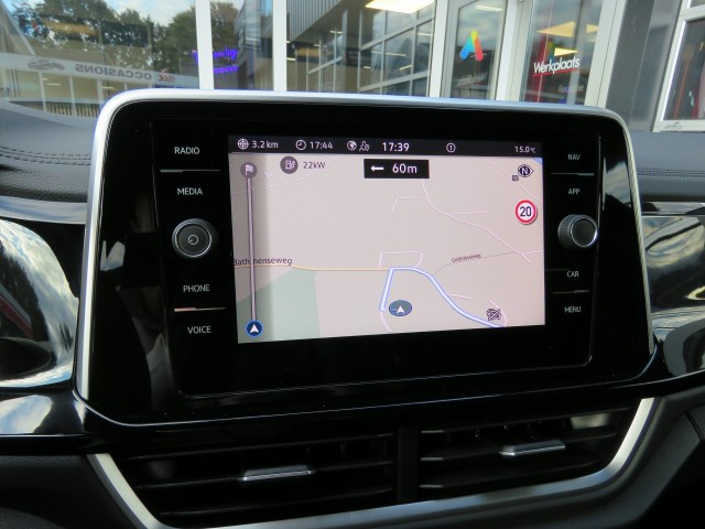 VOLKSWAGEN T-ROC 1.5 TSI R-LINE 150PK DSG-aut. / Trekhaak afn. / Camera / Stoelverw. / IQ Light / FABRIEKS garantie, Garage Groe