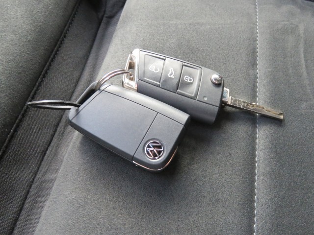 VOLKSWAGEN T-ROC 1.5 TSI R-LINE 150PK DSG-aut. / Trekhaak afn. / Camera / Stoelverw. / IQ Light / FABRIEKS garantie, Garage Groe