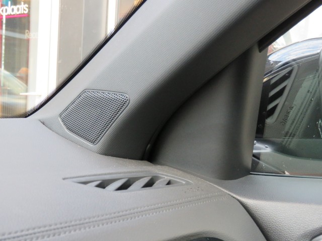 VOLKSWAGEN T-ROC 1.5 TSI R-LINE 150PK DSG-aut. / Trekhaak afn. / Camera / Stoelverw. / IQ Light / FABRIEKS garantie, Garage Groe