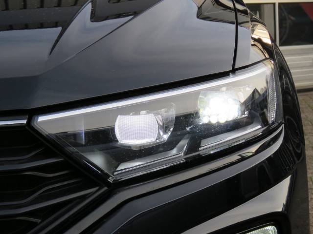 VOLKSWAGEN T-ROC 1.5 TSI 150pk SPORT BLACK EDITION / BOVAG garantie, Garage Groenouwe, Bathmen