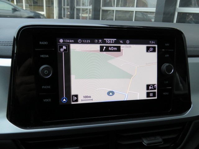 VOLKSWAGEN T-ROC 1.0 TSI 115pk LIFE / BOVAG garantie, Garage Groenouwe, Bathmen