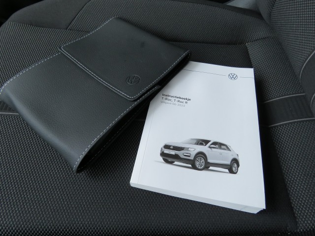 VOLKSWAGEN T-ROC 1.0 TSI 115pk LIFE / BOVAG garantie, Garage Groenouwe, Bathmen