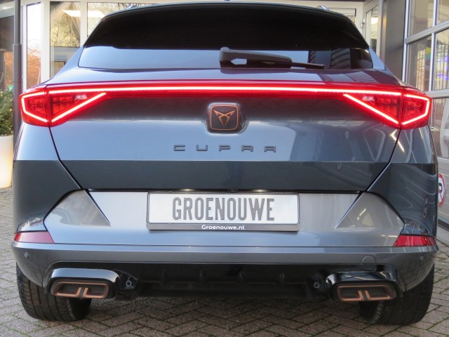 CUPRA FORMENTOR 1.4 e-Hybrid VZ 245pk / Sportstoelen / 19 Inch / Stuur+stoelverw. / BOVAG garantie, Garage Groenouwe, Bathmen