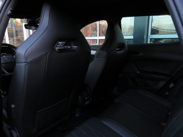 CUPRA FORMENTOR 1.4 e-Hybrid VZ 245pk / Sportstoelen / 19 Inch / Stuur+stoelverw. / BOVAG garantie, Garage Groenouwe, Bathmen