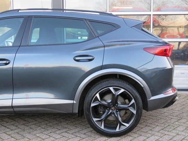 CUPRA FORMENTOR 1.4 e-Hybrid VZ 245pk / Sportstoelen / 19 Inch / Stuur+stoelverw. / BOVAG garantie, Garage Groenouwe, Bathmen